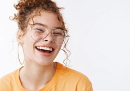 Si Tu Souffres Dyeux Secs Rire Pourrait Etre Ton Nouveau Collyre