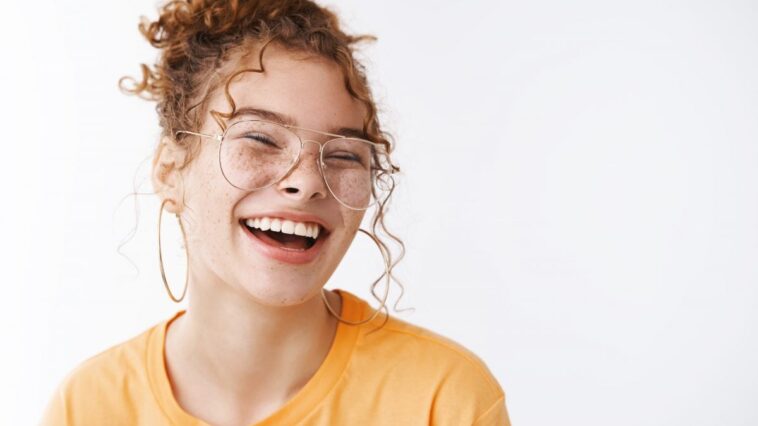 Si tu souffres de yeux secs, rire pourrait être ton nouveau collyre : la découverte d'une étude 1 Si Tu Souffres Dyeux Secs Rire Pourrait Etre Ton Nouveau Collyre