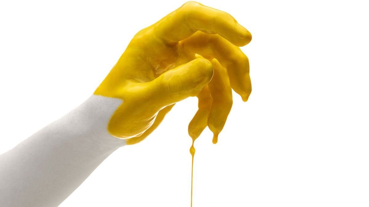 Un colorant alimentaire jaune rend la peau et les muscles transparents : le secret de l'invisibilité ? 2 Un colorant alimentaire, nommé tartrazina ou jaune tartrazina, a prouvé qu'il pouvait rendre de manière réversible la peau, les muscles et les tissus conjonctifs transparents