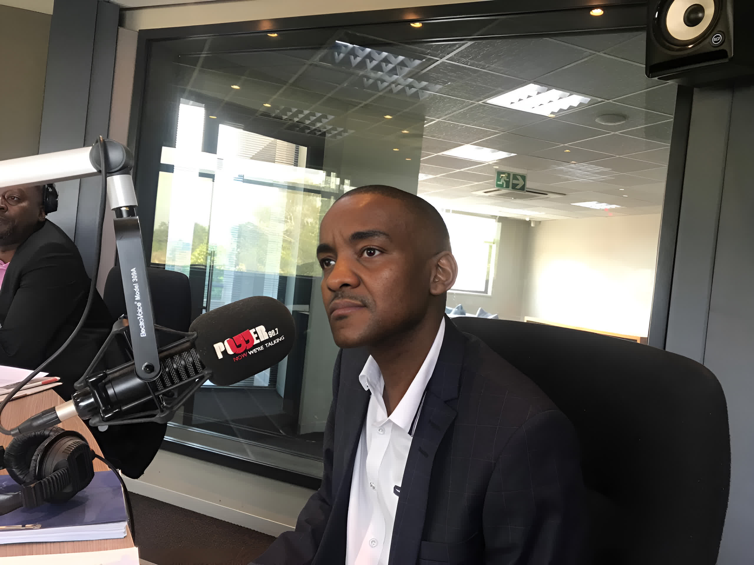 Un homme qui a décroché le poste d'ingénieur en chef des chemins de fer d'Afrique du Sud grâce à un faux CV est condamné à 15 ans de prison 2 Un homme qui a decroche le poste dingenieur en chef
