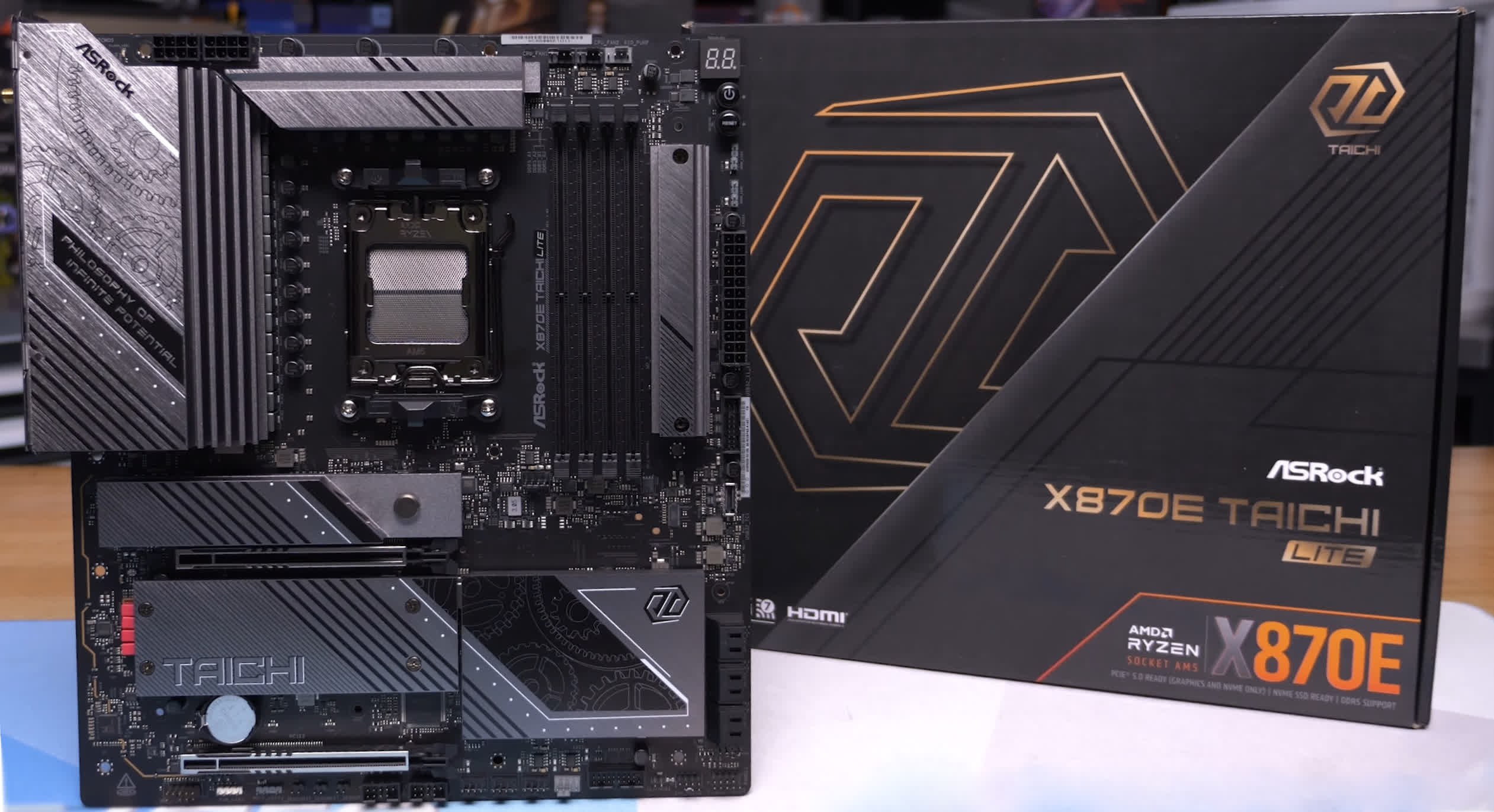 Résumé des cartes mères phare AMD X870 : Les cartes mères Zen 5 sont là 16 1727779632 936 Resume des cartes meres phare AMD X870 Les cartes