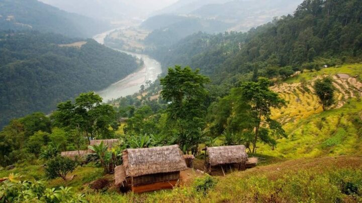 Un fleuve des Himalayas pourrait rendre l'Everest plus haut 3 Vallée de l'Arun