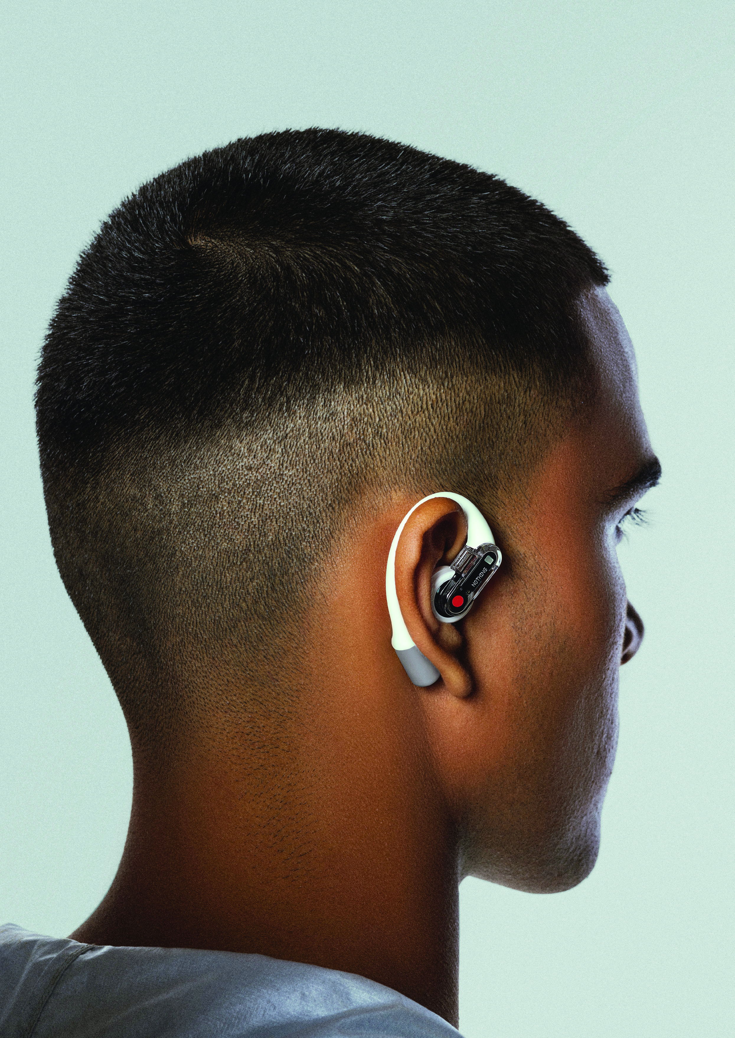 Les Nothing Ear (open) sont les écouteurs que vous ne voudrez pas enlever, car vous ne saurez même pas que vous les portez : nous les avons testés 4 Nothing Ear Open sur l'oreille