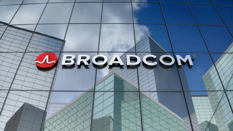 Broadcom a tenté de d'avoir AT&T avec une augmentation de prix de 1 050 % pour les produits VMware 1 Broadcom tried to hit AT&T with a 1,050% price increase for VMware products