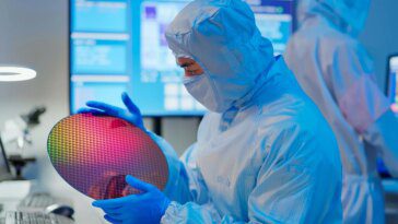 Des ventes de puces record montrent des signes de reprise de l'industrie des semi-conducteurs malgré les tensions mondiales 30 Record chip sales show signs of a semiconductor industry rebound despite global tensions