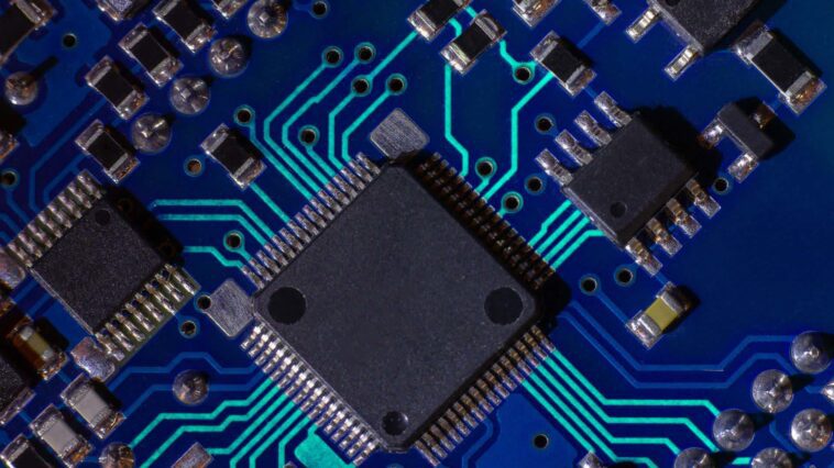 Firmware vs. Logiciel : Quelle est la différence 1 Firmware vs. Software: What's the Difference?