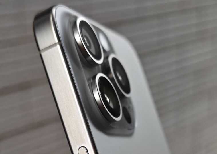 Vous voulez plus d'argent pour votre ancien téléphone ? Achetez un iPhone au lieu d'un Android, suggère une enquête 1 Want more money for your old handset? Buy an iPhone instead of Android, survey suggests