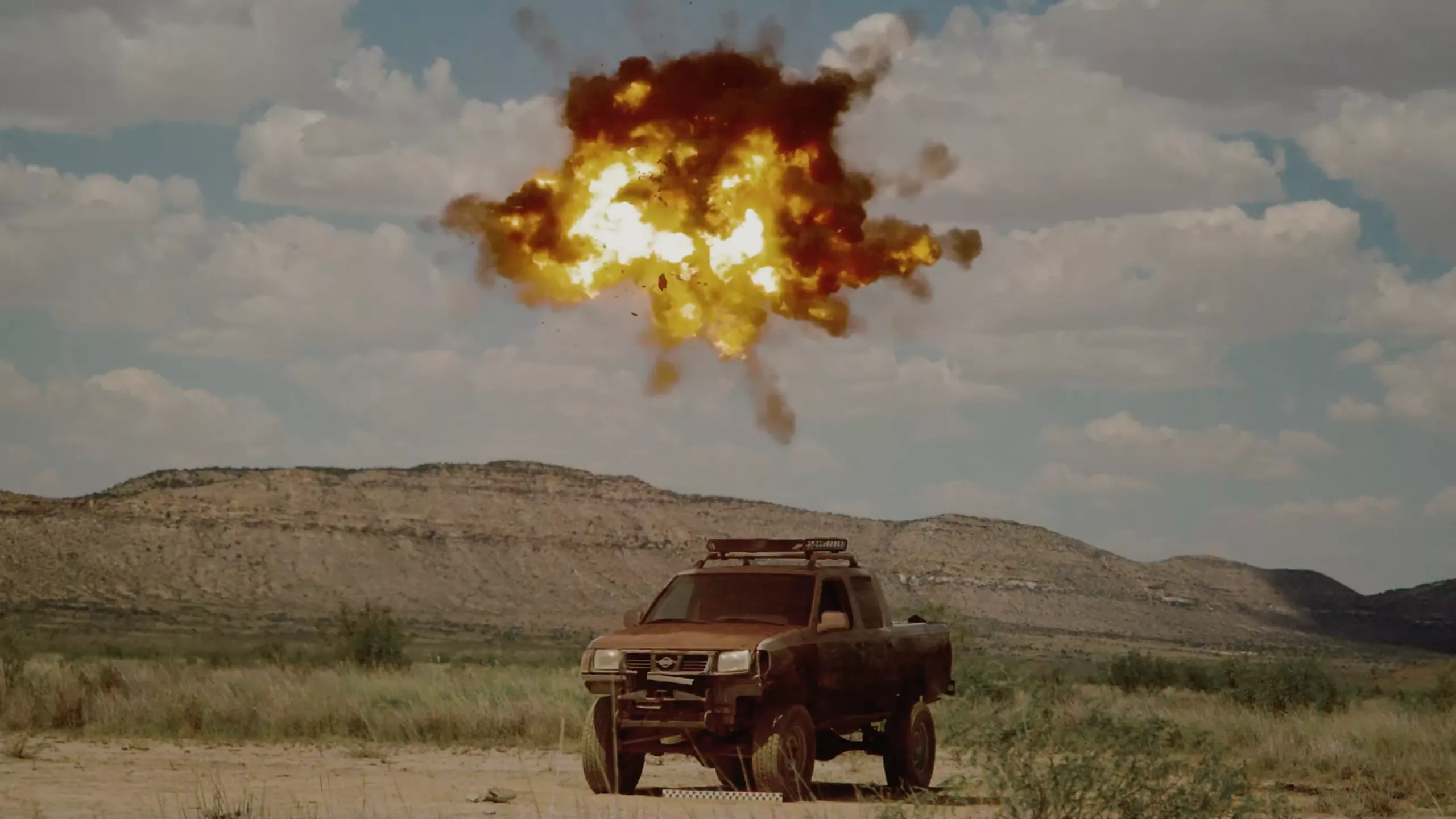 Regardez le nouveau drone kamikaze alimenté par l'IA de Palmer Luckey détruire un camion pickup 3 1728643006 987 Regardez le nouveau drone kamikaze alimente par lIA de Palmer