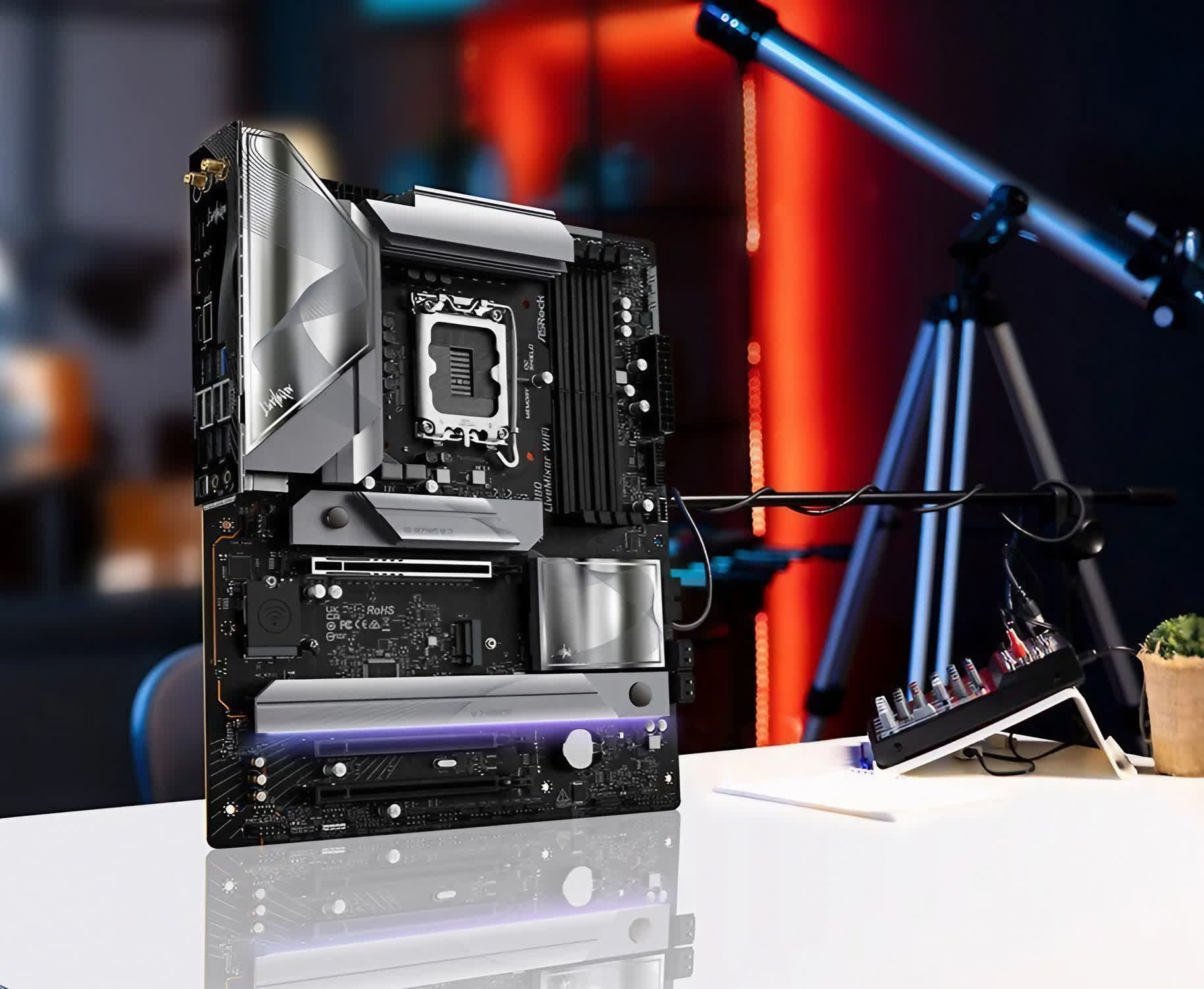 1728834778 532 Les cartes meres Intel Z890 font leurs debuts avec Thunderbolt