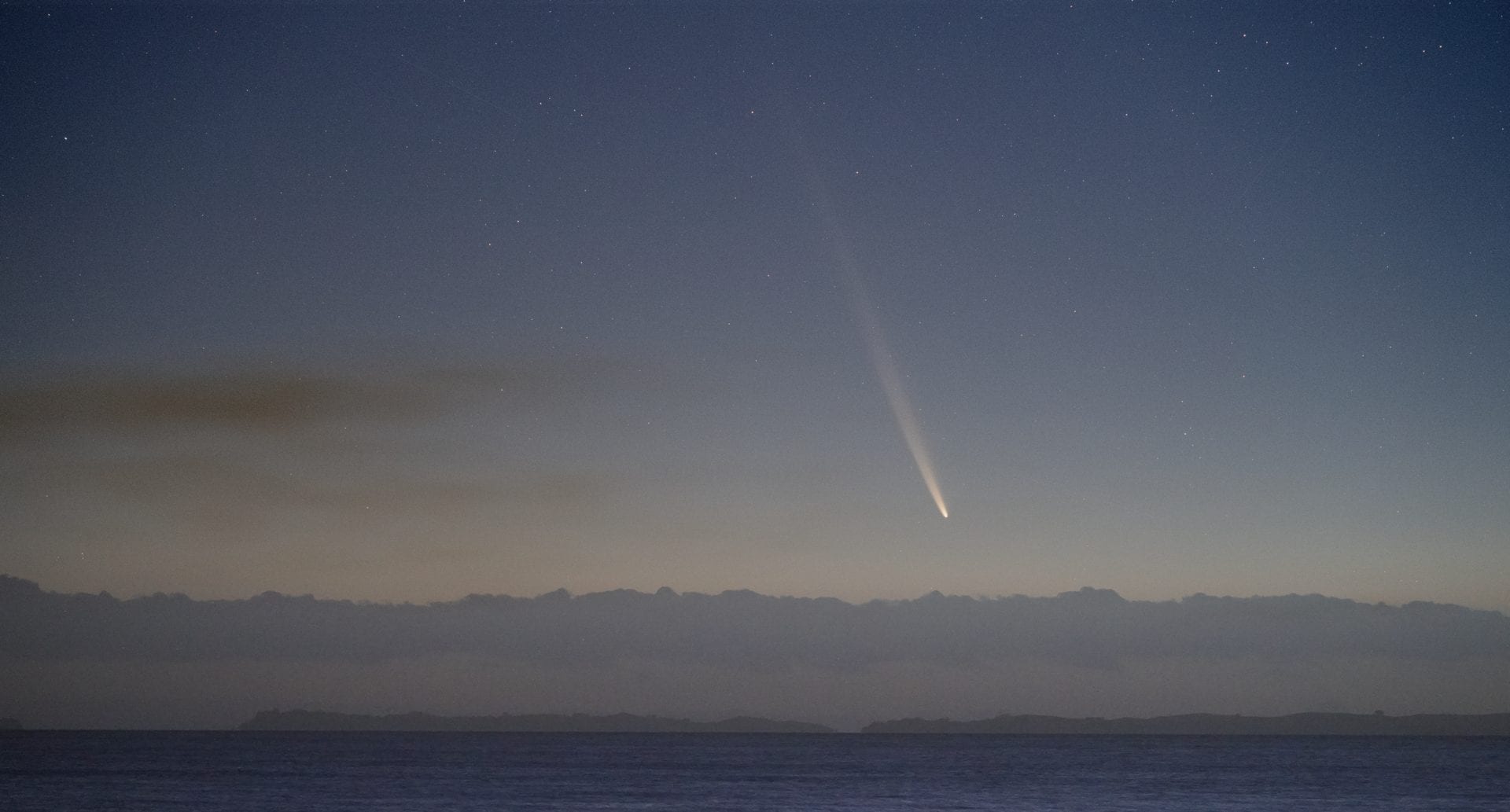 Où chercher la "comète du siècle" dans les ciels et comment la photographier avec un téléphone ou un appareil photo 5 La comète C/2023 A3 (Tsuchinshan-ATLAS) dans le ciel de Nouvelle-Zélande. Crédit : AlexL1024 / Wikipedia
