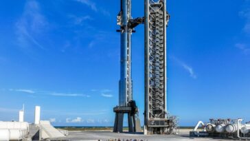SpaceX atteint une étape majeure avec la première capture de booster Starship 25 SpaceX achieves major milestone with first-ever Starship booster catch