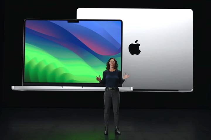 L'événement de lancement du Mac M4 d'Apple aura-t-il encore lieu ? Je suis sceptique 3 Kate Bergeron présente le MacBook Pro M3 Pro et M3 Max lors de l'événement Scary Fast d'Apple le 30 octobre 2023.