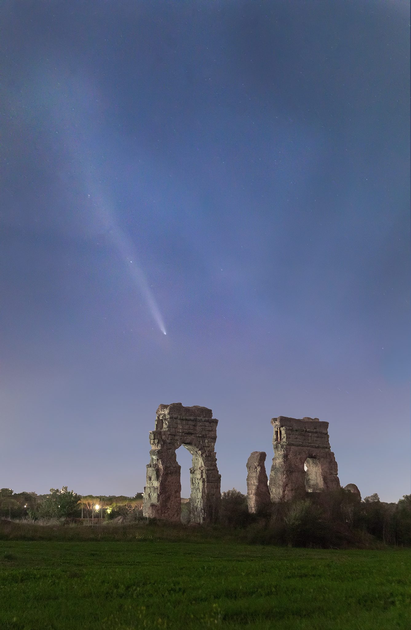 La comète du siècle brille sur l'aqueduc romain : la magnifique prise de vue dans le ciel de la Ville Éternelle 4 Crédit : Alessandro Nobili
