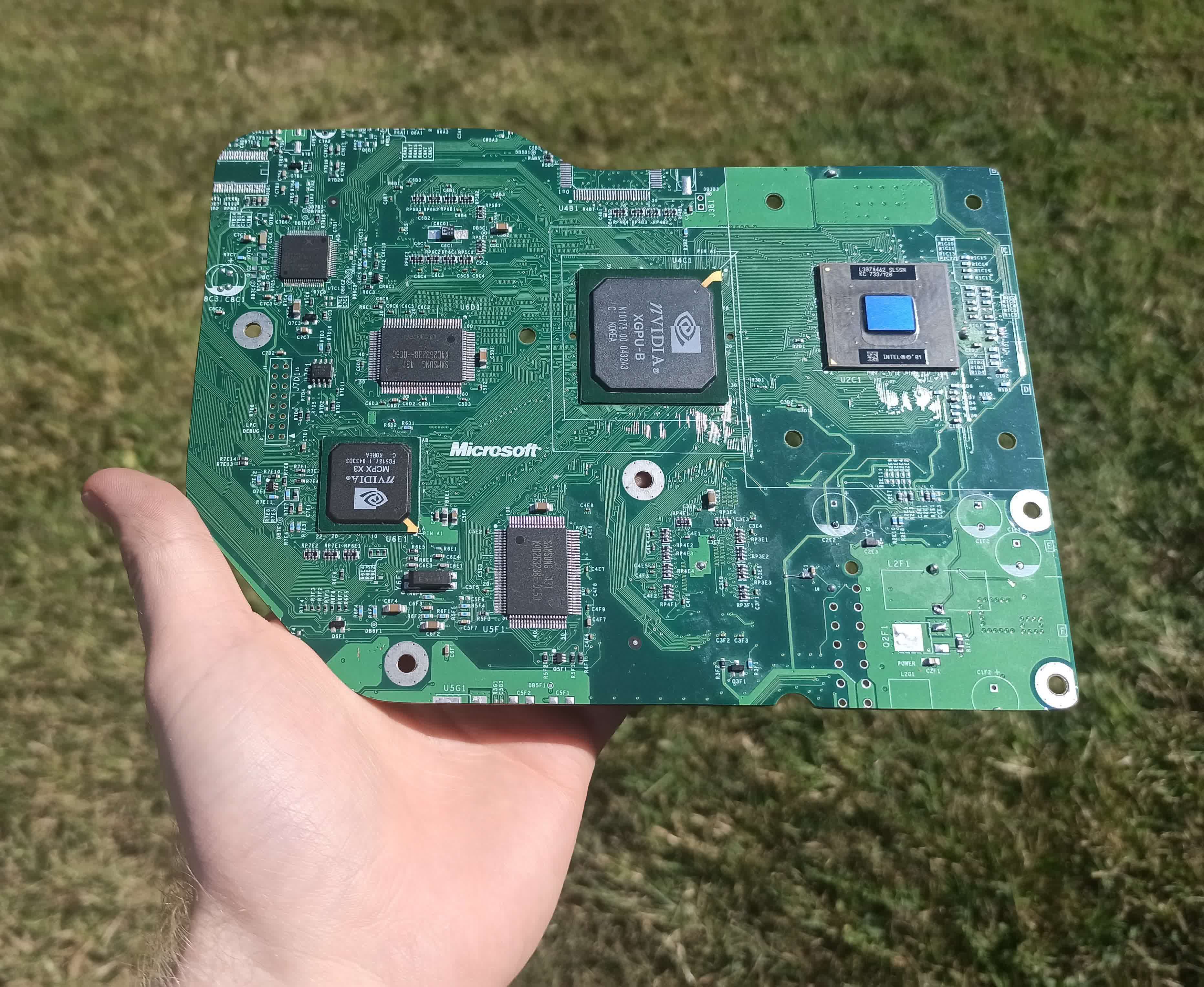 La première Xbox portable est là, grâce à un moddeur très dévoué 3 1729367861 960 La premiere Xbox portable est la grace a un moddeur