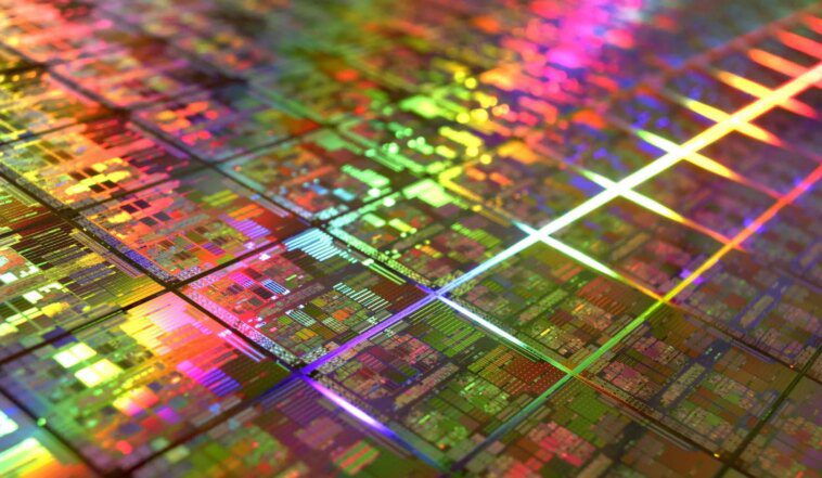 Intel aurait pu devancer AMD dans la transition vers le 64 bits mais a choisi de ne pas le faire, révèlent des ingénieurs 1 Intel could have beaten AMD to 64-bit transition but wrongly chose not to, engineers reveal