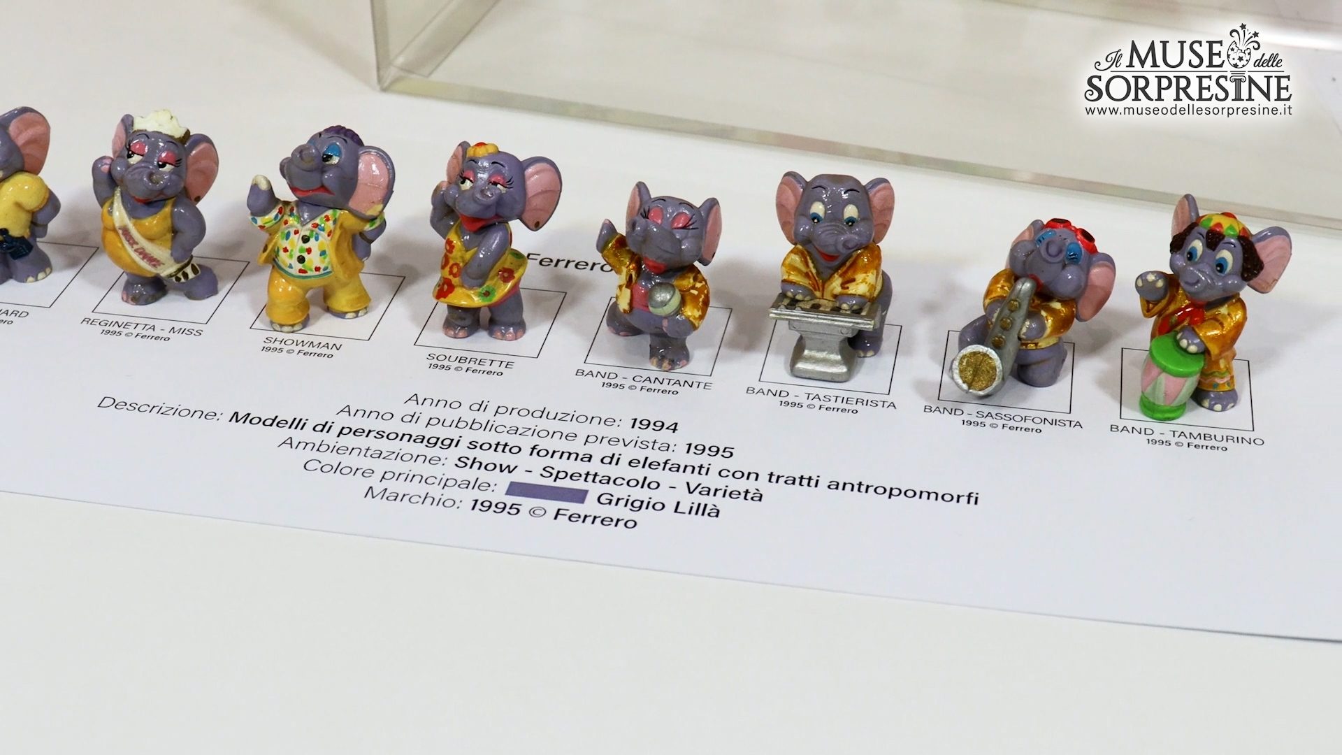 Dario, collectionneur de surprises Kinder : “J'ai 40 000 pièces, certaines jamais sorties : elles valent une fortune” 4 DARIO PIETROBONO | Les éléphants de la collection prototype de 1995