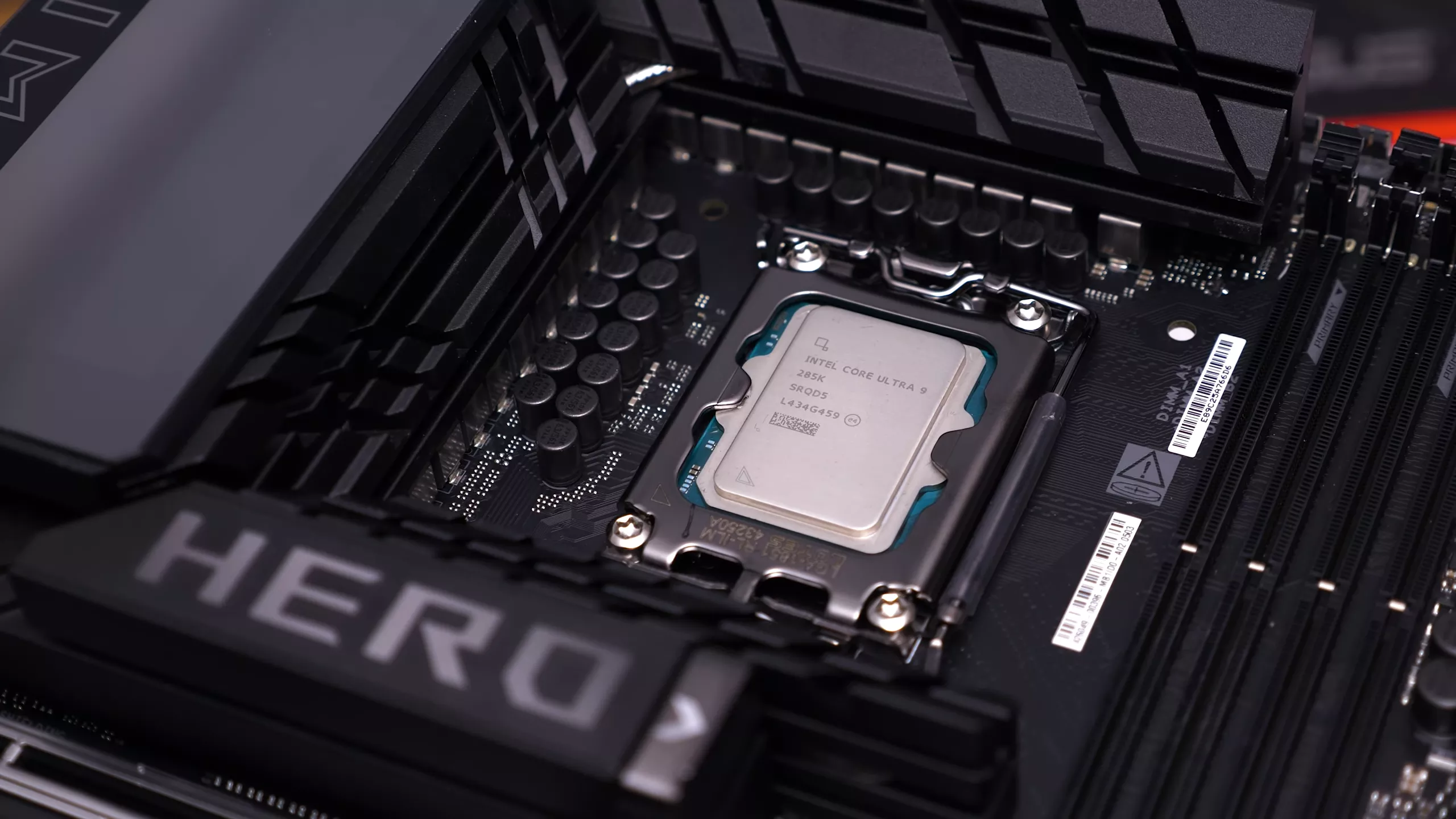 Intel Core Ultra 9 285K : Une révolution décevante pour les joueurs et les créateurs 46 1729783092 417 Intel Core Ultra 9 285K Une revolution decevante pour