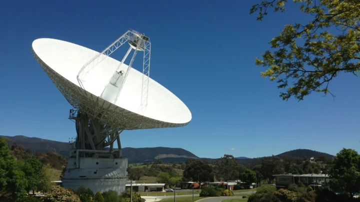 À 24 milliards de kilomètres, Voyager 1 de la NASA rompt le silence ! 5 1730390536 426 A 24 milliards de kilometres la Voyager 1 de la.webp