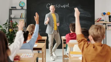 8 Outils d'IA Indispensables pour des Enseignements Plus Efficaces 26 Best AI Tools for Teachers