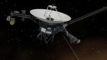 À 24 milliards de kilomètres, Voyager 1 de la NASA rompt le silence ! 12 A 24 mil milhões de quilómetros de distância, a Voyager 1 da NASA quebra o silêncio