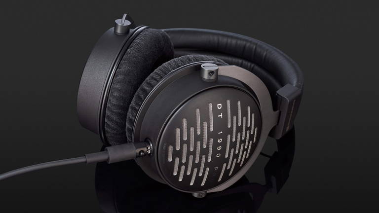 Beyerdynamic célèbre son centenaire avec les nouveaux DT Pro MKII, des écouteurs de studio dotés d'une technologie Tesla améliorée 2 Beyerdynamic célèbre son centenaire avec les nouveaux DT Pro MKII, des écouteurs de studio avec une technologie Tesla améliorée