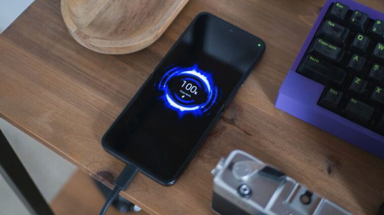 Comment charger votre téléphone mobile en toute sécurité pour éviter qu'il n'explose ou ne prenne feu 1 Comment charger votre téléphone en toute sécurité pour éviter les explosions ou les incendies