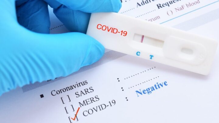 Covid-19 : risque accru d'attaques cardiaques et d'accidents vasculaires cérébraux jusqu'à 3 ans après l'infection 1 Covid-19: risco acrescido de ataques cardíacos e derrames até 3 anos após a infeção
