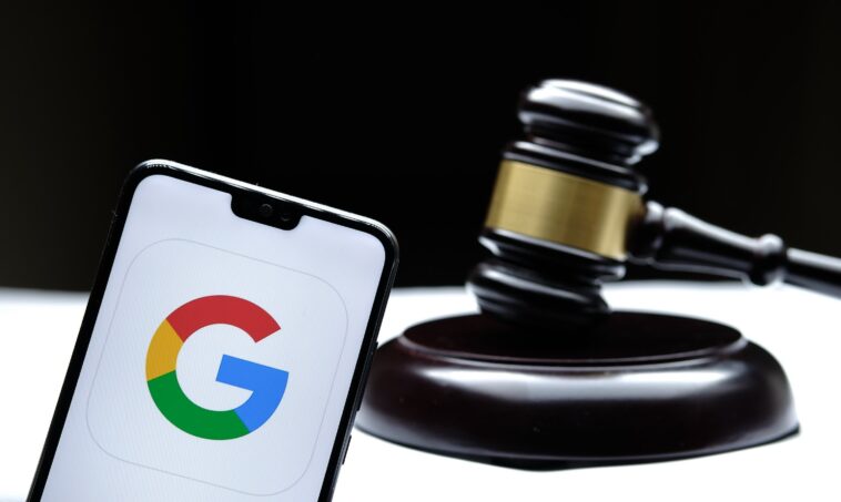 Découvrez le couple qui a fait perdre 2,4 milliards de livres à Google en amendes pour abus de position dominante 1 Meet the couple who just cost Google £2.4 billion in antitrust fines