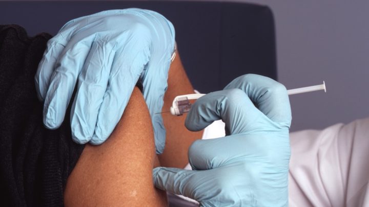 Des spécialistes expliquent ce qu'il ne faut jamais faire avant de se faire vacciner 2 Des specialistes expliquent ce quil ne faut jamais faire avant
