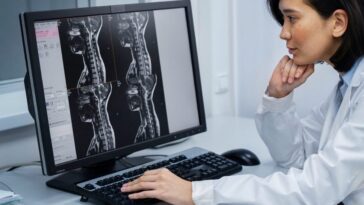 La génération Z face à une épidémie silencieuse : les douleurs de dos et les cornes de la posture numérisée 30 Immagine