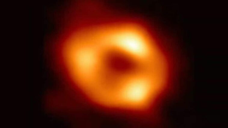 La première image du trou noir au cœur de la Voie lactée est erronée : quelle est sa véritable forme ? 1 La première image de Sagittarius A*. Crédit : Event Horizon Telescope (EHT)