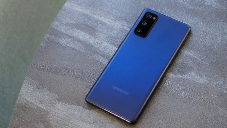Le premier smartphone haut de gamme abordable de Samsung reçoit une mise à jour de sécurité inédite 1 Le premier haut de gamme abordable de Samsung reçoit une nouvelle mise à jour de sécurité