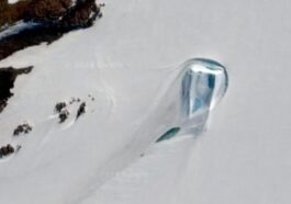 I complottisti pensano di aver scoperto un portale gigantesco in Antartide navigando su Google Maps