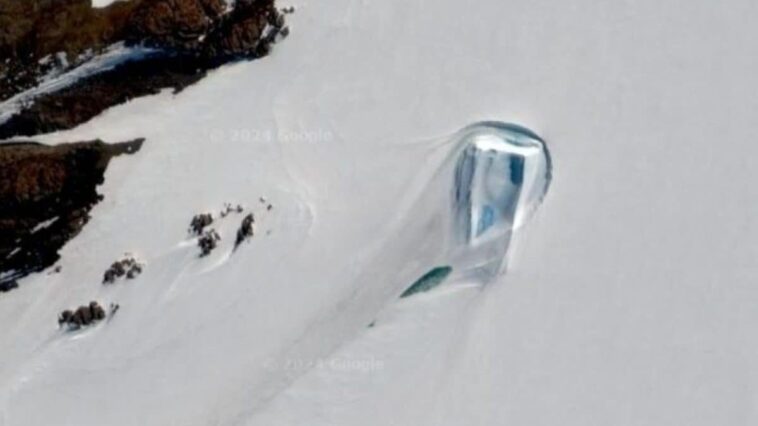 Les complotistes pensent avoir découvert un immense portail en Antarctique en naviguant sur Google Maps 1 I complottisti pensano di aver scoperto un portale gigantesco in Antartide navigando su Google Maps