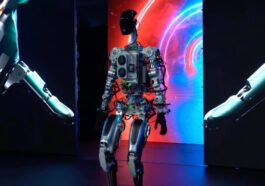 Les robots Optimus de Tesla révélés comme étant contrôlés par des humains lors de l'événement "We, Robot" 25 Tesla's Optimus robots revealed to be human-controlled at "We, Robot" event