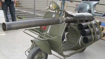 Maintenant, tu peux acheter une moto avec un lance-grenades intégré. Bien que tu puisses enlever le canon si tu le souhaites 16 Aujourd'hui, vous pouvez acheter une moto avec un lance-grenades intégré. Même si vous pouvez retirer le canon si vous le souhaitez.