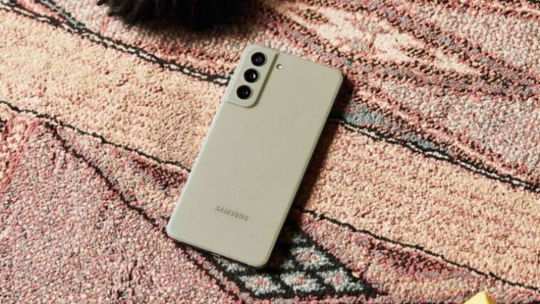 Mise à jour Android d'octobre 2024 pour Galaxy S21 FE et A52 5G en Europe 1 Les Samsung Galaxy S21 FE et Galaxy A52 5G d'Europe reçoivent aussi la mise à jour Android d'octobre