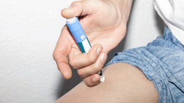 Nouveaux médicaments pour maigrir produits au détriment de l'insuline en stylos : que se passe-t-il 26 Ozempic e Wegovy (semaglutide) sono farmaci diventati popolarissimi per la perdita di peso: sono formulazioni contenute in penne preriempite e la somministrazione avviene iniezione per via sottocutanea nell'addome, nella coscia o nella parte superiore del braccio / PhotoCredit: iStock