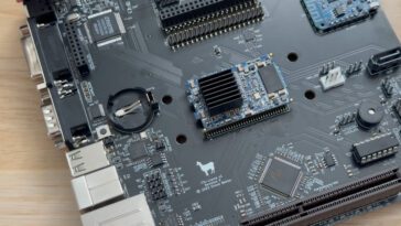 Projet de PC rétro personnalisé utilisant un SoC x86 compact pour faire fonctionner des jeux DOS avec du hardware natif 23 Custom retro PC project uses a compact x86 SoC to run DOS games with native hardware