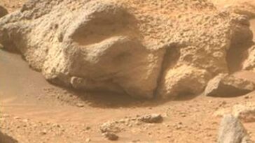 Quel est l'étrange visage humain aperçu sur Mars par le rover Perseverance de la NASA 16 Cos’è lo strano volto umano avvistato su Marte dal rover Perseverance della NASA