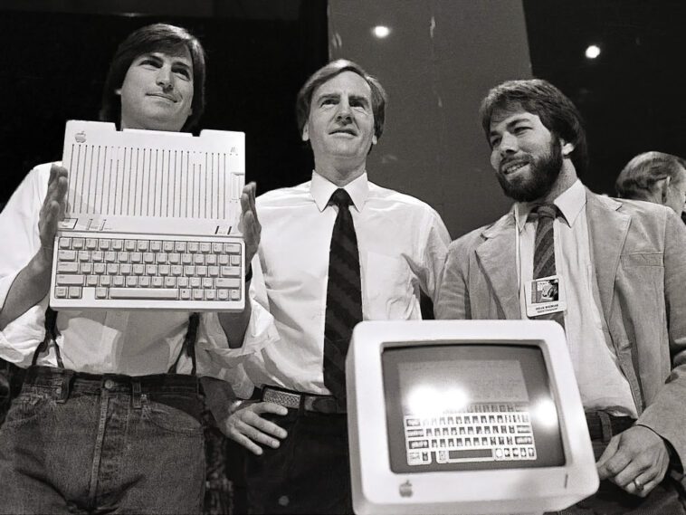 Qui étaient les 3 fondateurs d'Apple ? Steve Jobs, Steve Wozniak et ... ? 1 Who were the 3 founders of Apple? Steve Jobs, Steve Wozniak, and ...?