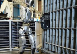 Regardez Le Robot Atlas De Boston Dynamics Accomplir Des Taches.jpg