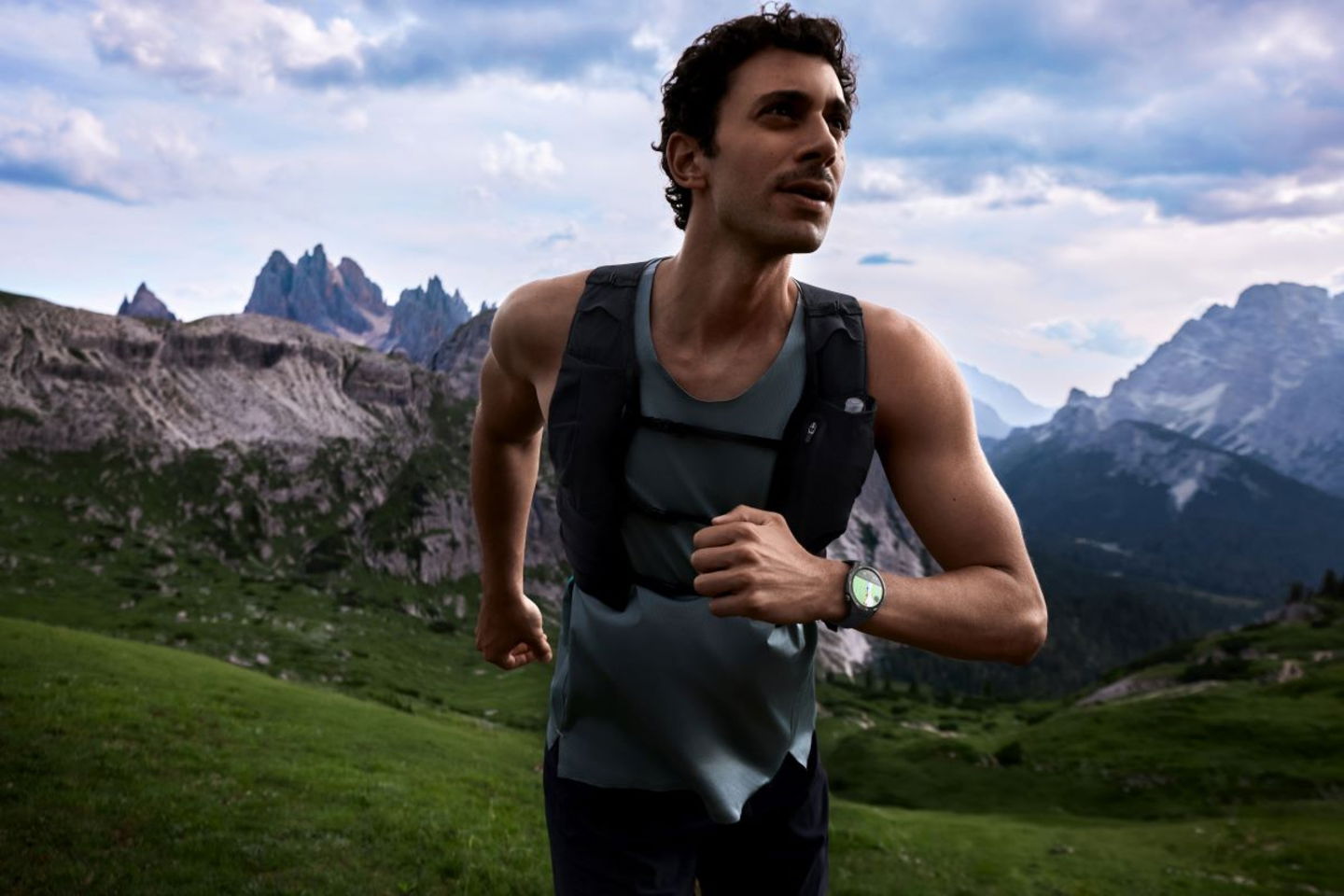Si tu aimes les montres, voici ta smartwatch : HUAWEI rapproche plus que jamais le Watch GT 5 Pro 4 HUAWEI Health synchronise votre appareil avec votre téléphone et vous permet de consulter toutes vos données d'activité de manière claire