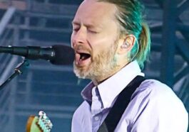Thom Yorke Parmi Des Milliers Dartistes Pour Emettre Un Protestation.jpeg