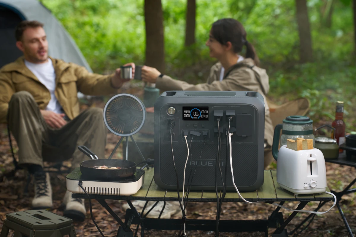 BLUETTI rejoint l'événement Prime Day d'octobre d'Amazon avec des offres imbattables sur ses stations d'énergie portables 5 Camping Van Batterie Tente Amis Appareils