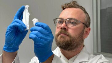 Nouvelle invention : récolter l'énergie statique du polystyrène usagé pour produire de l'électricité 14 New invention harvests static energy from waste polystyrene to produce electricity