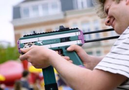 Raspberry Pi Stinger blaster makes ordinary Nerf guns look tame
