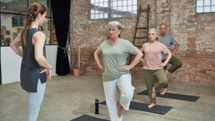Que révèle votre équilibre sur votre santé : pouvez-vous tenir sur une jambe ? 3 Manter-se de pé sobre uma perna só