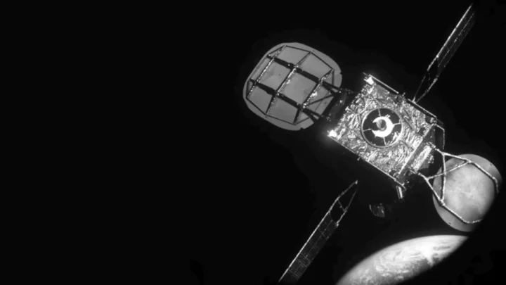 Quelqu'un a déplacé le plus ancien satellite du Royaume-Unis. Qui et pourquoi ? Personne ne le sait ! 4 1731274621 757 Quelquun a deplace le plus ancien satellite du Royaume Unis Qui.webp