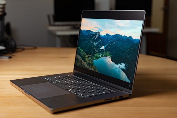 MacBook Pro 16 contre MacBook Pro 14 : lequel choisir pour maximiser votre productivité ? 4 MacBook Pro